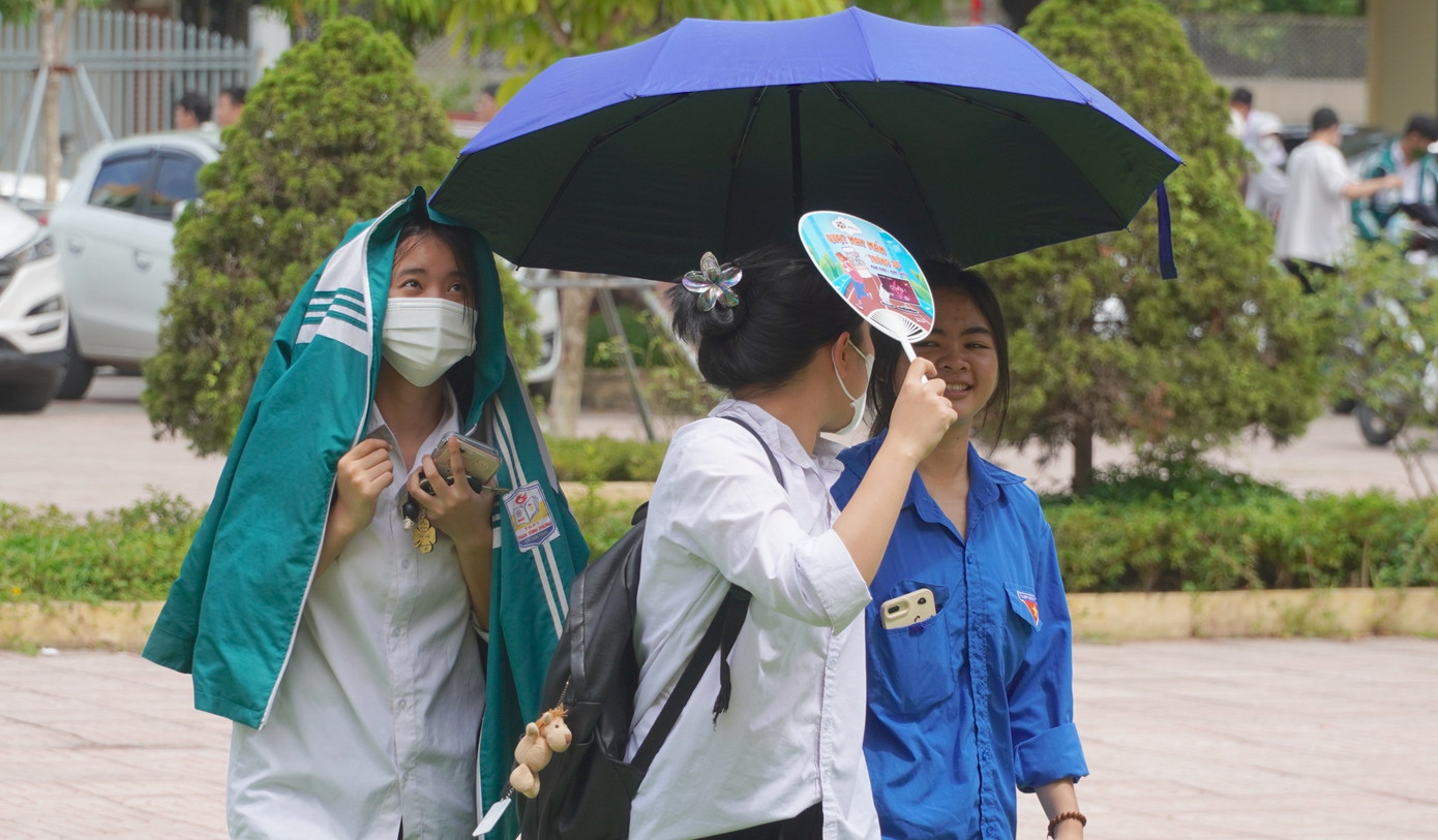 Hơn 1 triệu thí sinh làm thủ tục thi tốt nghiệp ảnh 83 Hơn 1 triệu thí sinh làm thủ tục thi tốt nghiệp ảnh 83