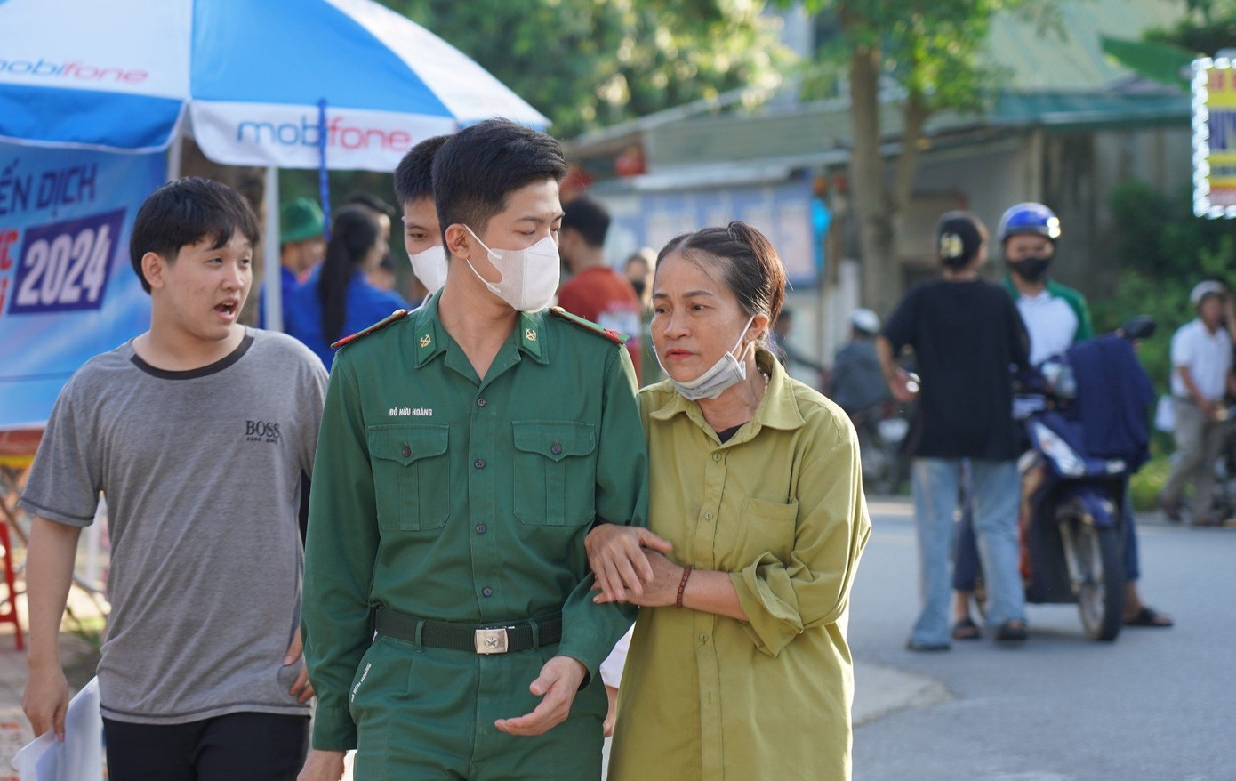 Thí sinh hoàn thành thi tốt nghiệp, tự tin sẽ có nhiều điểm 10 Ngoại ngữ ảnh 23 Thí sinh hoàn thành thi tốt nghiệp, tự tin sẽ có nhiều điểm 10 Ngoại ngữ ảnh 23