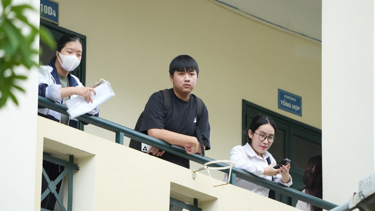 Hơn 1 triệu thí sinh làm thủ tục thi tốt nghiệp ảnh 23 Hơn 1 triệu thí sinh làm thủ tục thi tốt nghiệp ảnh 23