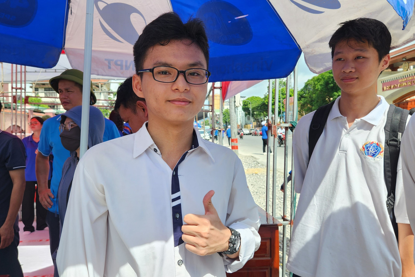 CẬP NHẬT: Kết thúc thi văn, thí sinh tự tin đạt điểm cao ảnh 101