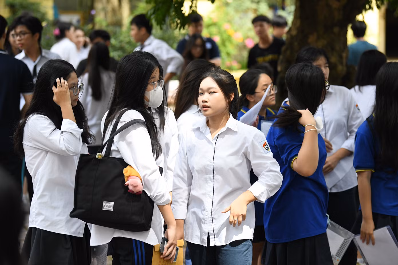 Hơn 1 triệu thí sinh làm thủ tục thi tốt nghiệp ảnh 30