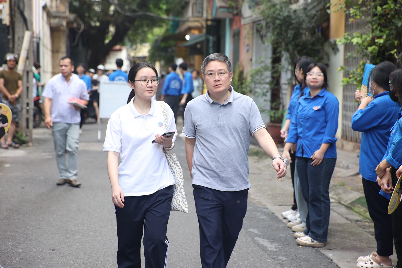 Phụ huynh đồng hành cùng sỹ tử Phụ huynh đồng hành cùng sỹ tử