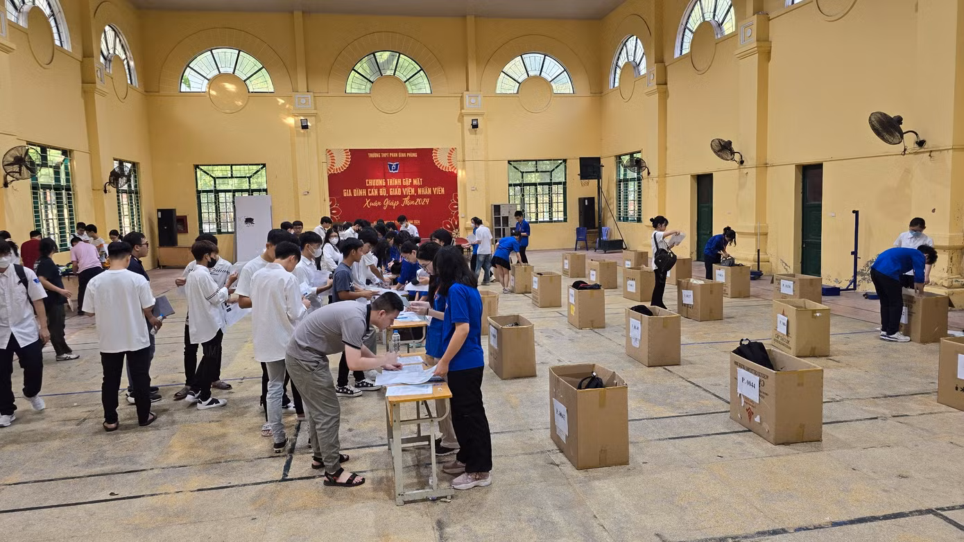 CẬP NHẬT: Kết thúc thi văn, thí sinh tự tin đạt điểm cao ảnh 21