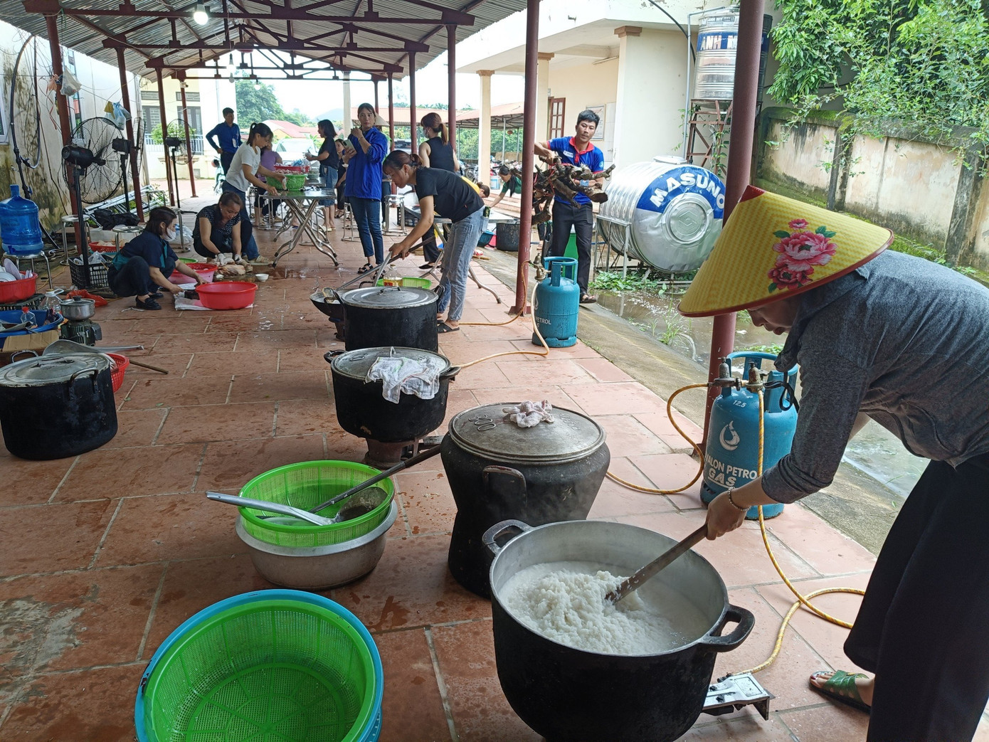 CẬP NHẬT: Kết thúc thi văn, thí sinh tự tin đạt điểm cao ảnh 96