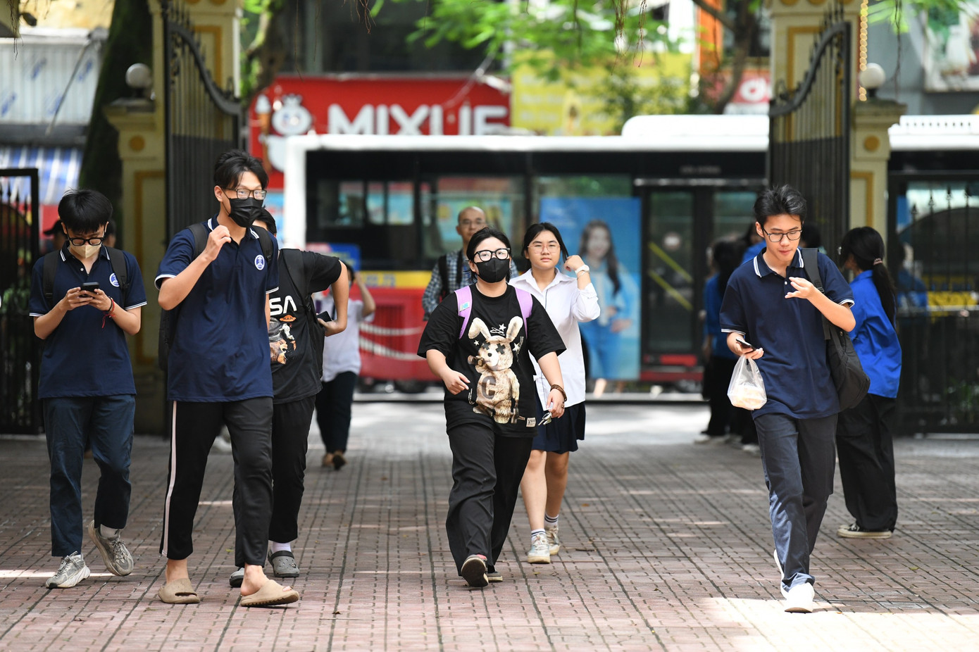 Hơn 1 triệu thí sinh làm thủ tục thi tốt nghiệp ảnh 32 Hơn 1 triệu thí sinh làm thủ tục thi tốt nghiệp ảnh 32