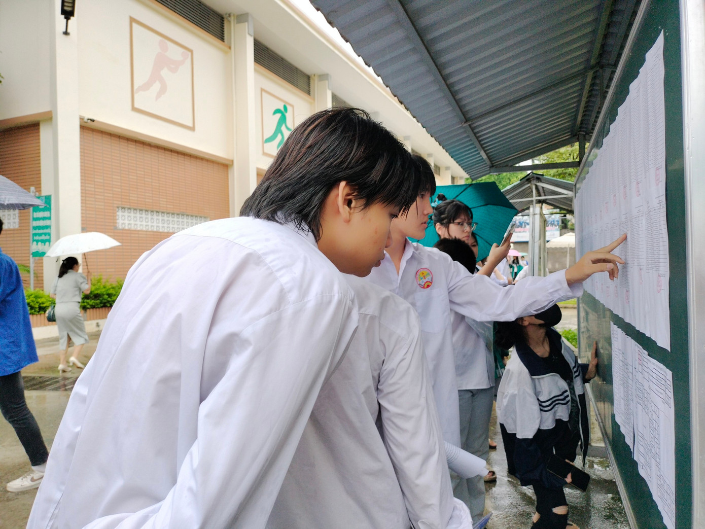 Hơn 1 triệu thí sinh làm thủ tục thi tốt nghiệp ảnh 54 Hơn 1 triệu thí sinh làm thủ tục thi tốt nghiệp ảnh 54