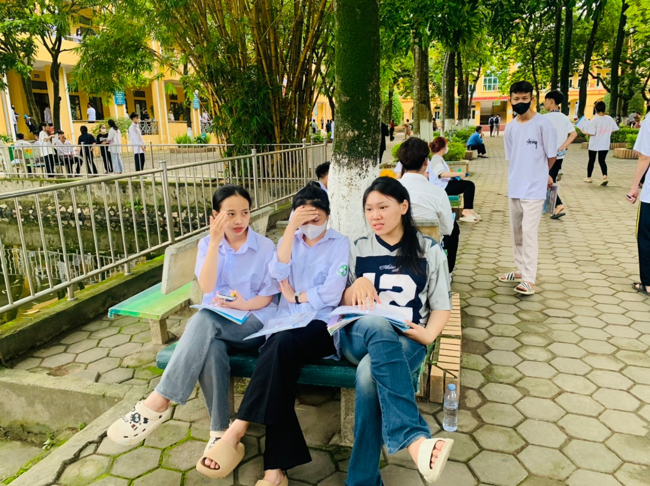 Tranh thủ ôn bài Tranh thủ ôn bài