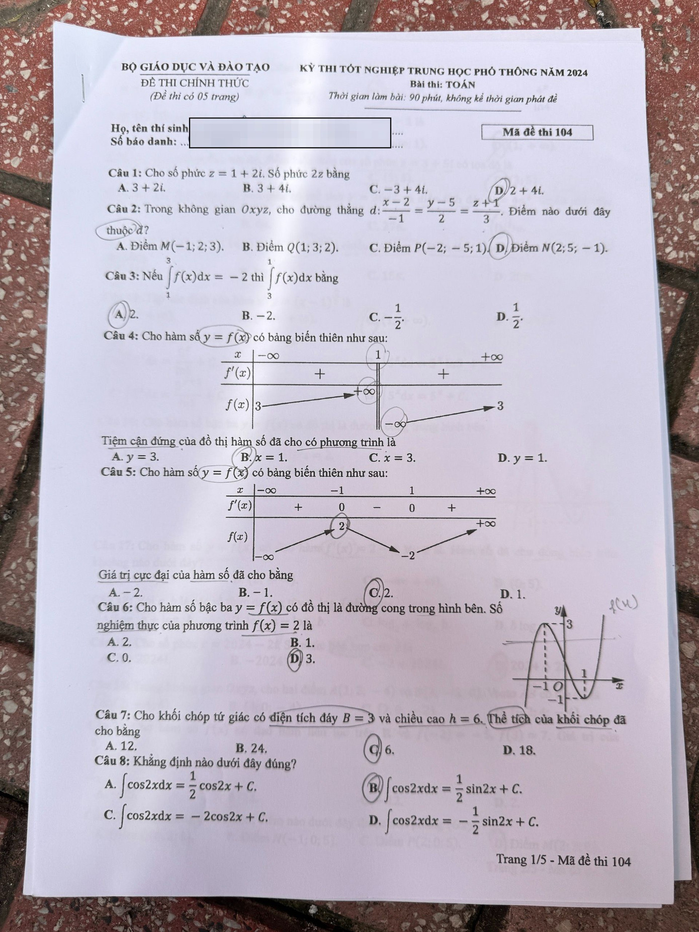 CẬP NHẬT: Sỹ tử làm xong môn Toán, tự tin đạt 8 điểm ảnh 37 CẬP NHẬT: Sỹ tử làm xong môn Toán, tự tin đạt 8 điểm ảnh 37