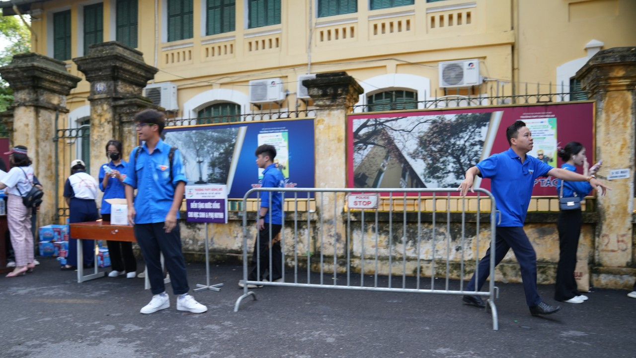 Bài thi tổ hợp vừa sức, sỹ tử phấn khởi tự tin đạt điểm cao ảnh 8 Bài thi tổ hợp vừa sức, sỹ tử phấn khởi tự tin đạt điểm cao ảnh 8