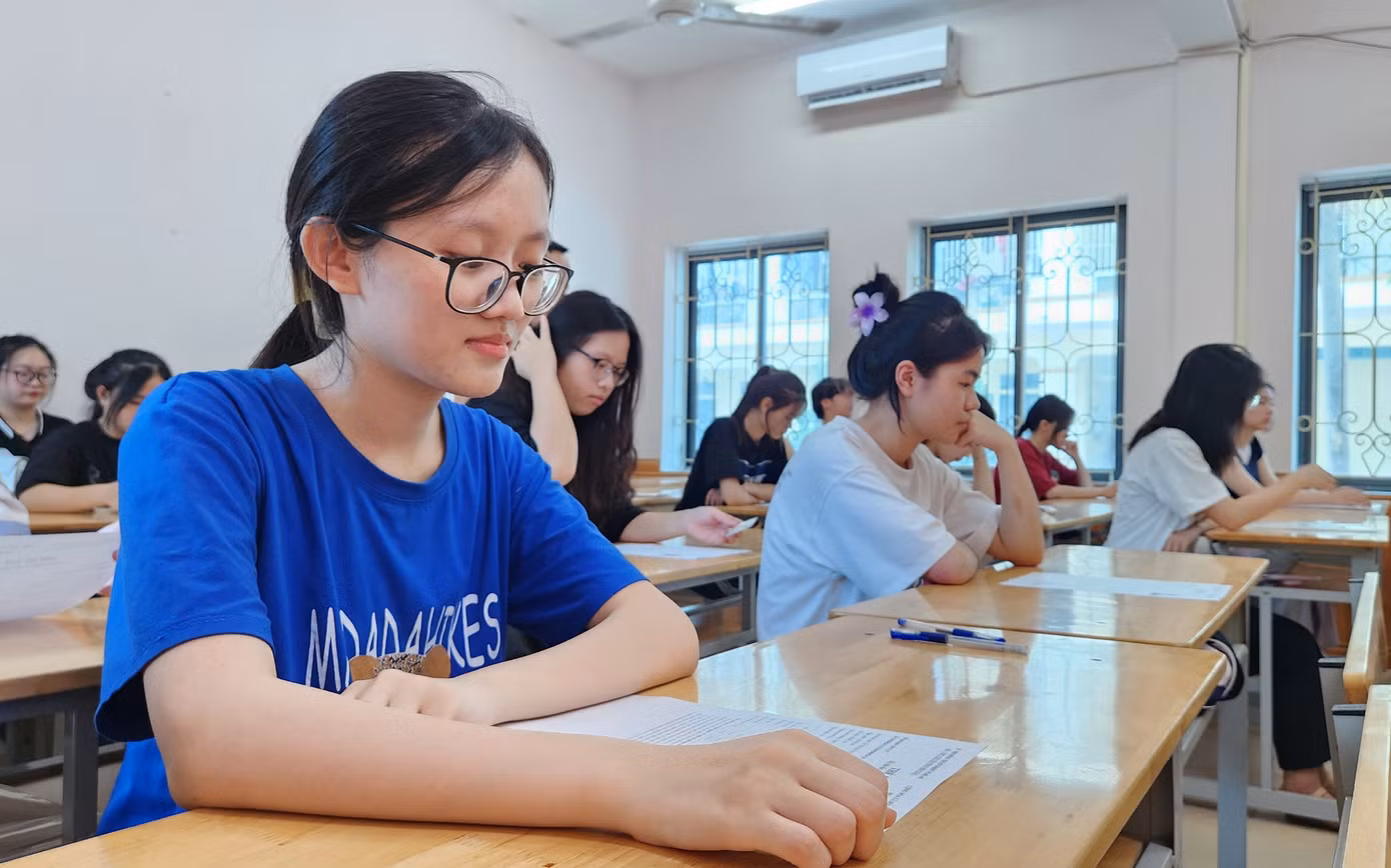 Hơn 1 triệu thí sinh làm thủ tục thi tốt nghiệp ảnh 73