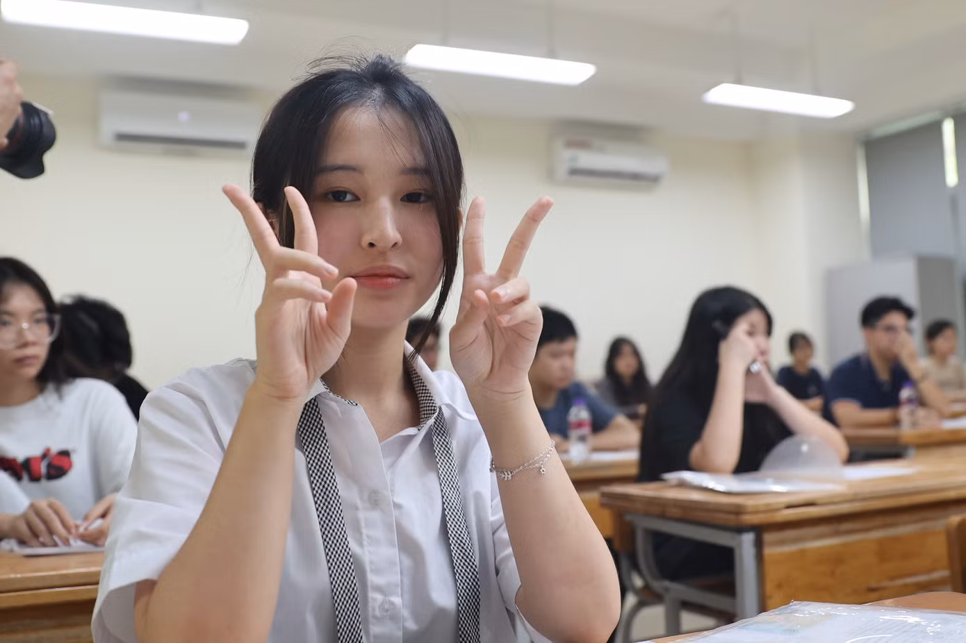 Hơn 1 triệu thí sinh làm thủ tục thi tốt nghiệp ảnh 46