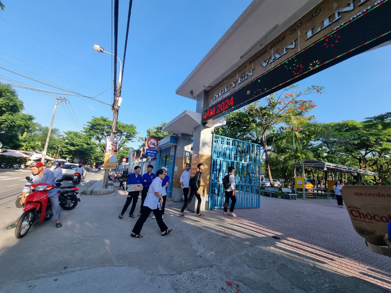 Bài thi tổ hợp vừa sức, sỹ tử phấn khởi tự tin đạt điểm cao ảnh 28 Bài thi tổ hợp vừa sức, sỹ tử phấn khởi tự tin đạt điểm cao ảnh 28