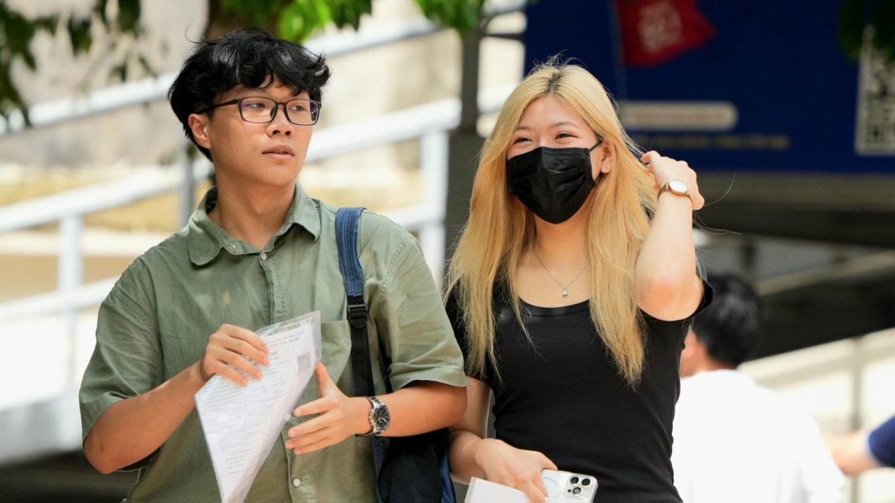 Hơn 1 triệu thí sinh làm thủ tục thi tốt nghiệp ảnh 17 Hơn 1 triệu thí sinh làm thủ tục thi tốt nghiệp ảnh 17