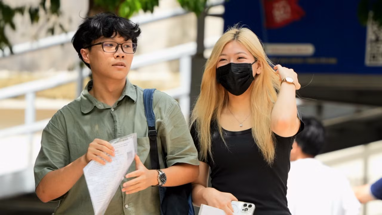 Hơn 1 triệu thí sinh làm thủ tục thi tốt nghiệp ảnh 17