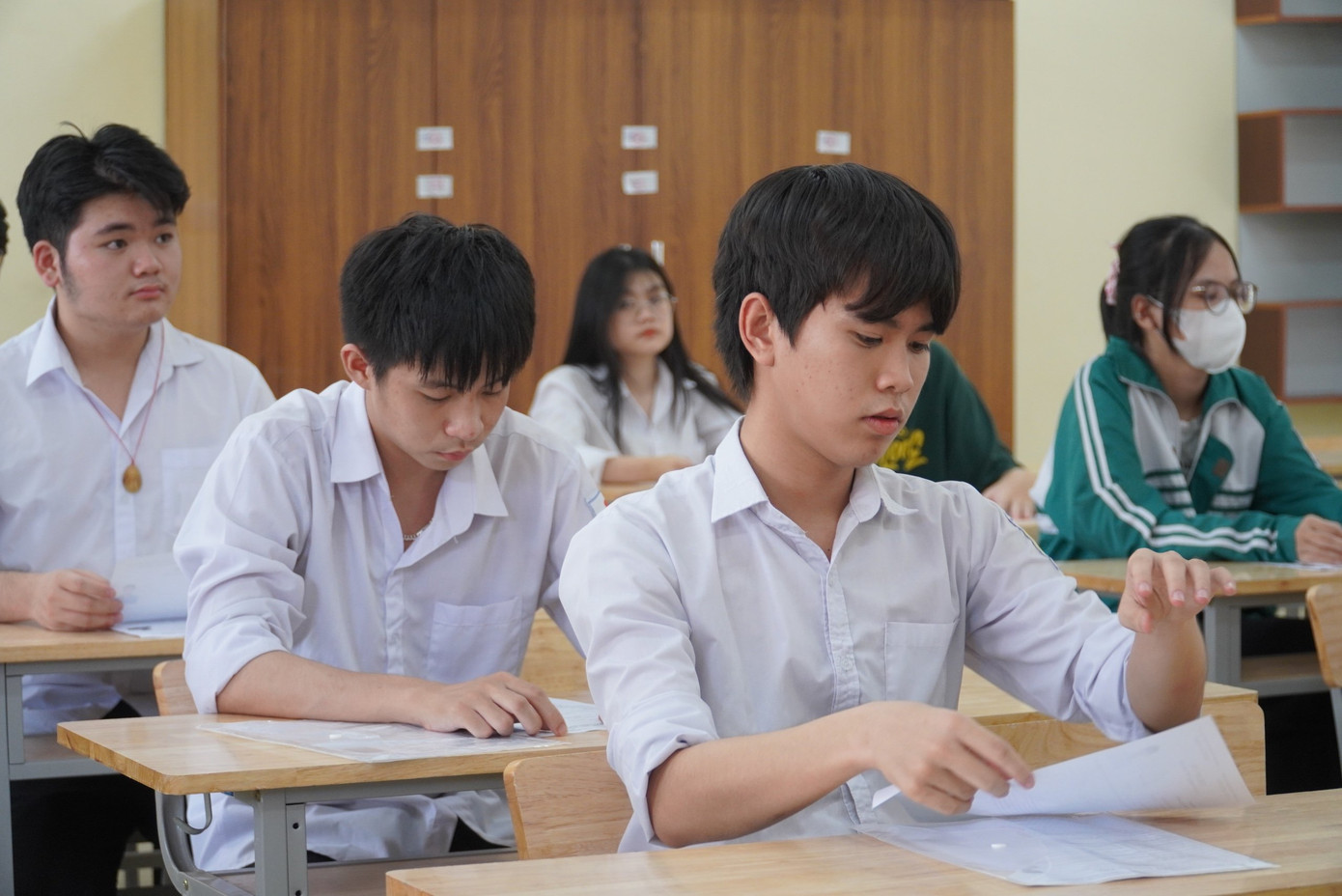 Hơn 1 triệu thí sinh làm thủ tục thi tốt nghiệp ảnh 85 Hơn 1 triệu thí sinh làm thủ tục thi tốt nghiệp ảnh 85