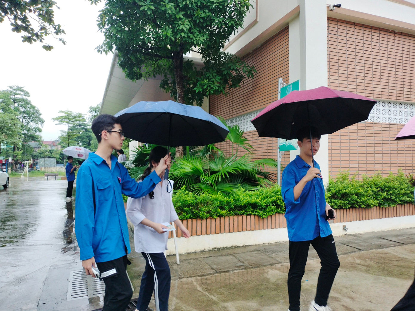 Hơn 1 triệu thí sinh làm thủ tục thi tốt nghiệp ảnh 52 Hơn 1 triệu thí sinh làm thủ tục thi tốt nghiệp ảnh 52