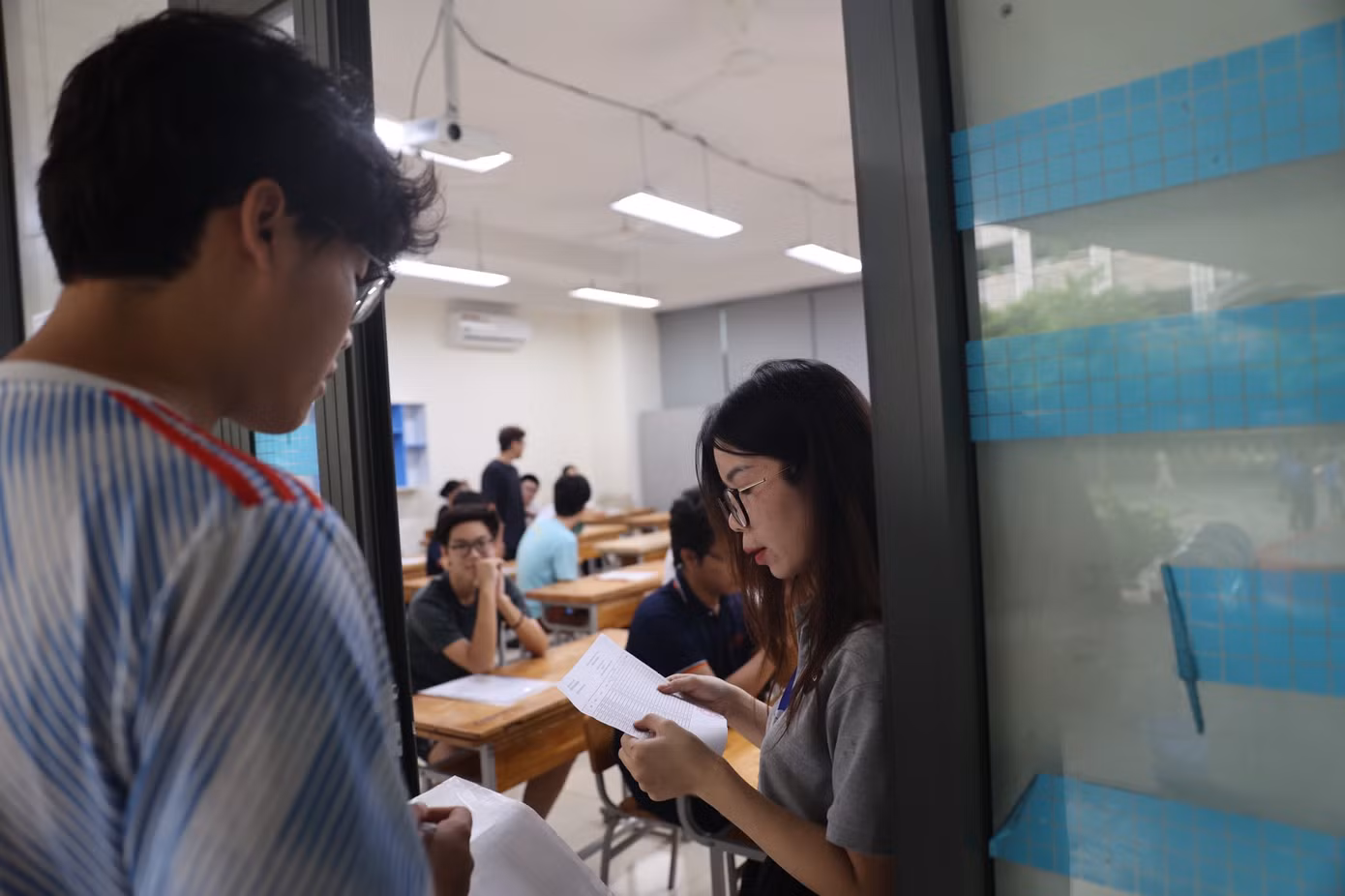 Hơn 1 triệu thí sinh làm thủ tục thi tốt nghiệp ảnh 47