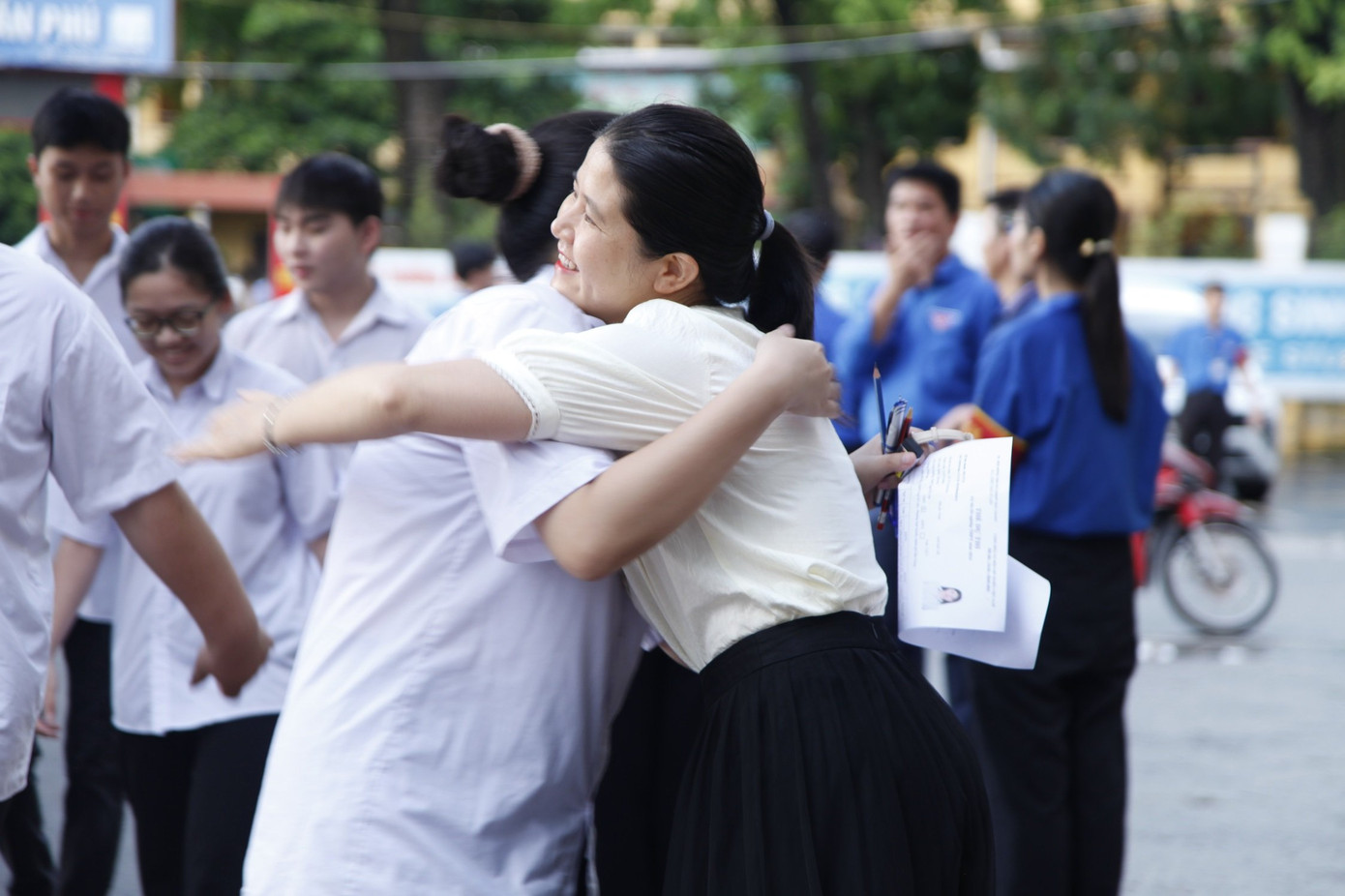 Bài thi tổ hợp vừa sức, sỹ tử phấn khởi tự tin đạt điểm cao ảnh 5 Bài thi tổ hợp vừa sức, sỹ tử phấn khởi tự tin đạt điểm cao ảnh 5