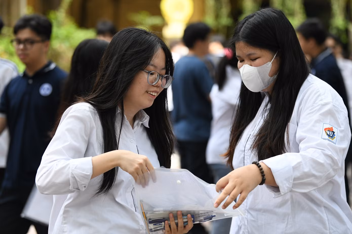 Hơn 1 triệu thí sinh làm thủ tục thi tốt nghiệp ảnh 35