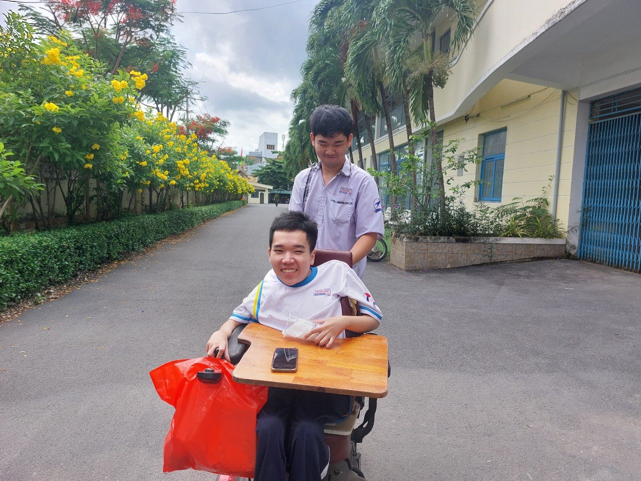 Thí sinh khuyết tật Nguyễn Thành Nghị Thí sinh khuyết tật Nguyễn Thành Nghị