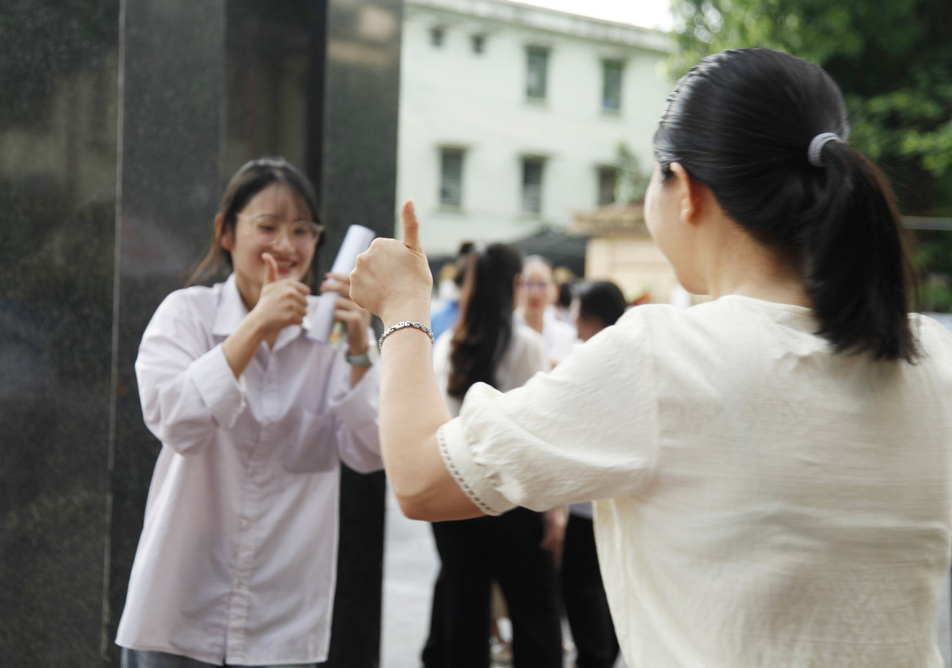 Bài thi tổ hợp vừa sức, sỹ tử phấn khởi tự tin đạt điểm cao ảnh 4 Bài thi tổ hợp vừa sức, sỹ tử phấn khởi tự tin đạt điểm cao ảnh 4