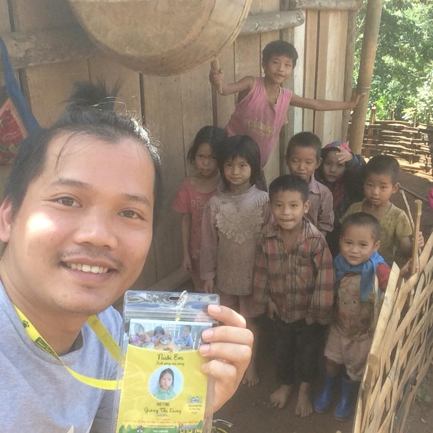 Hàng nghìn trẻ em vùng cao nhờ Nuôi em đã có những bữa trưa đủ dinh dưỡng.