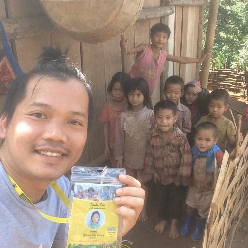 Hàng nghìn trẻ em vùng cao nhờ Nuôi em đã có những bữa trưa đủ dinh dưỡng. Hàng nghìn trẻ em vùng cao nhờ Nuôi em đã có những bữa trưa đủ dinh dưỡng.