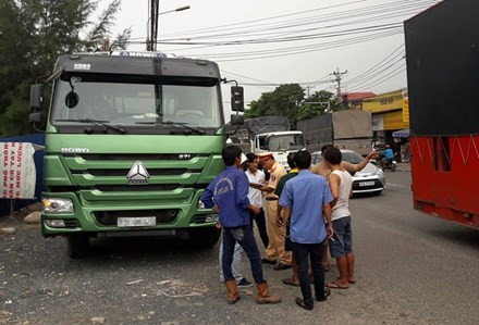 BẢN TIN ATGT: Hai vợ chồng gặp nạn khi đi mời đám cưới ảnh 4