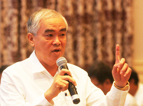 Ông Lê Hùng Dũng cũng đối chọi với ông Nguyễn Văn Đệ