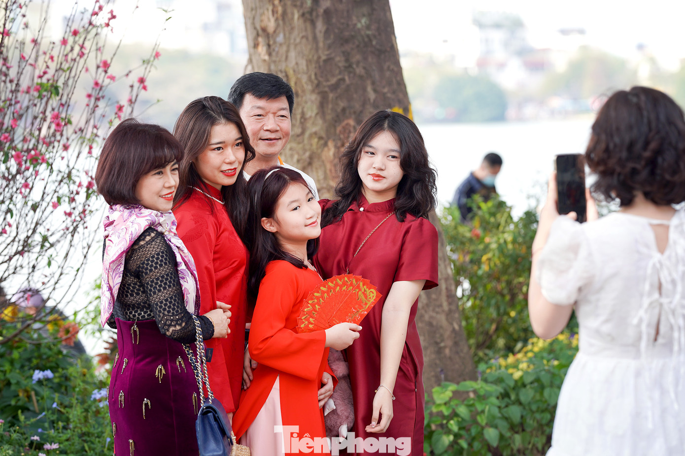 Với nhiều gia đình, quãng thời gian này hằng năm chính là lúc mọi thủ tục cho ngày Tết đã trọn vẹn, cả gia đình có thể bên nhau du xuân.