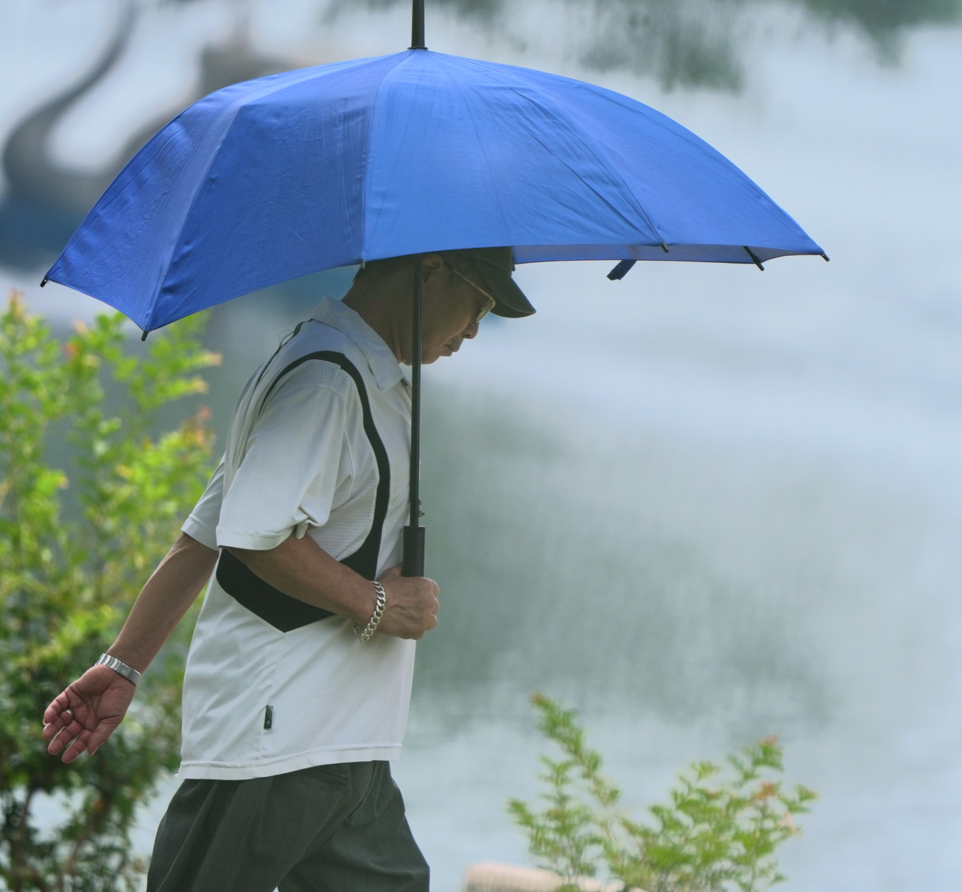 Theo các chuyên gia khí tượng dự báo, hình thái thời tiết thoáng dịu mát trong buổi sáng 29/4 cho thấy, đợt nắng nóng trong kì nghỉ lễ 30/4 - 1/5 đã dần bước qua đỉnh điểm.