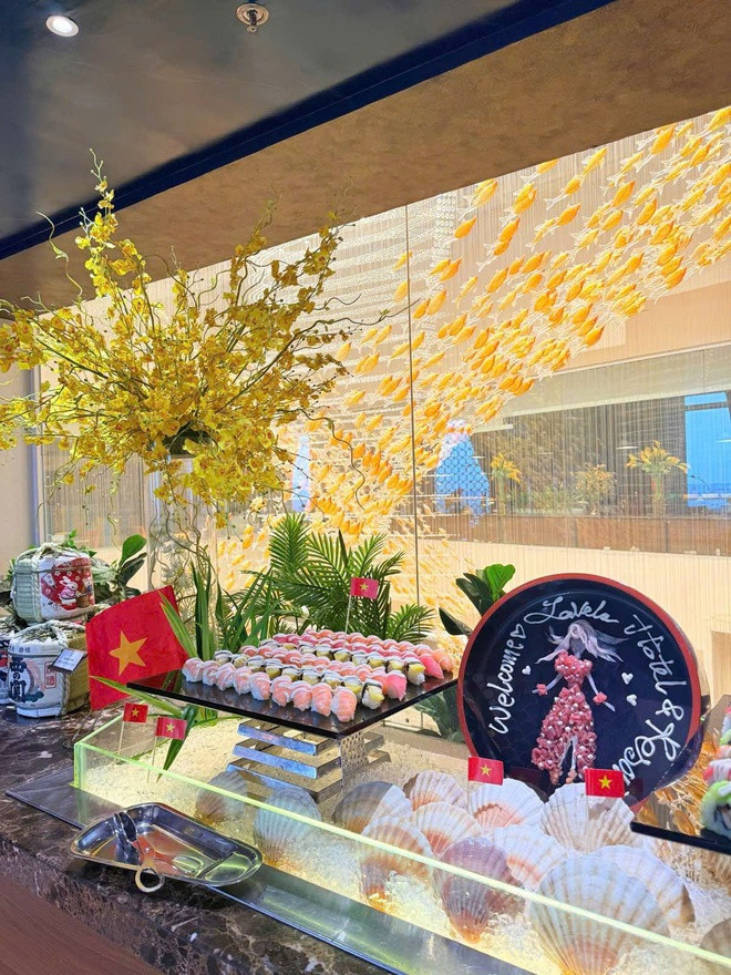 Nhiều khách sạn trang trí, thiết kế không gian ngập tràn không khí đại lễ 30-4 bắt mắt, sinh động