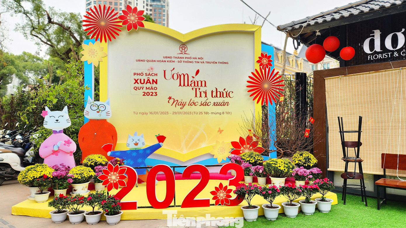 Phố sách Xuân Quý Mão tổ chức từ ngày 16/1 đến 29/1 ( tức từ ngày 25 tháng Chạp đến mùng 8 Tết âm lịch).