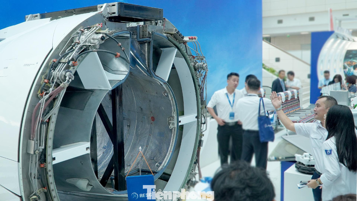 Một góc trưng bày mang công nghệ từ những sản phẩm tàu bay thế hệ mới, tiên tiến nhất.