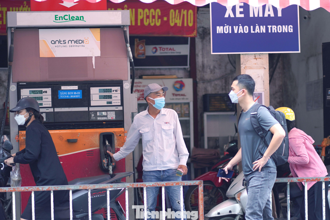 Cây xăng trên phố Nguyễn Đình Chiểu thời gian trước luôn trong tình trạng nghỉ để nhập hàng hoặc hết hàng thì nay cũng đã hoạt động bình thường trở lại.