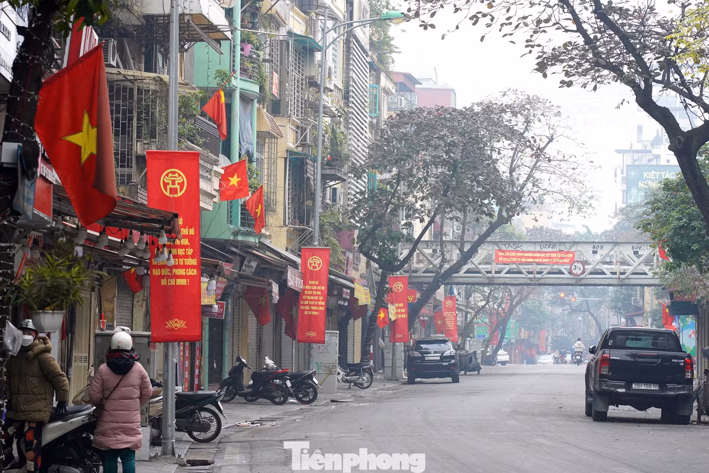 Phố Hàng Giấy.