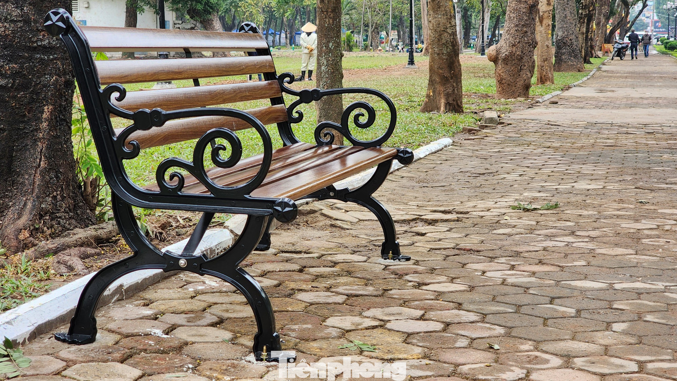 Những chiếc ghế mới đã được lắp đặt hoàn thiện.