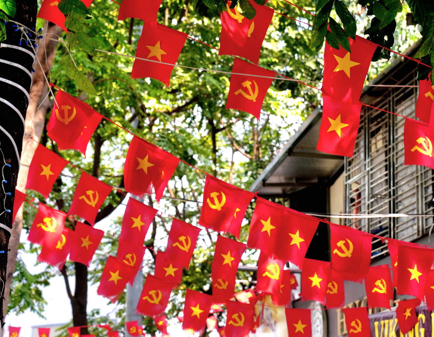 Kỷ niệm 95 năm Ngày thành lập Đảng Cộng sản Việt Nam (3/2/1930 - 3/2/2025), UBND TP Hà Nội đề nghị các cơ quan, đơn vị, bệnh viện, trường học và nhân dân trên địa bàn thành phố treo cờ Tổ quốc từ ngày 24/1/2025 đến hết ngày 9/2/2025. Kỷ niệm 95 năm Ngày thành lập Đảng Cộng sản Việt Nam (3/2/1930 - 3/2/2025), UBND TP Hà Nội đề nghị các cơ quan, đơn vị, bệnh viện, trường học và nhân dân trên địa bàn thành phố treo cờ Tổ quốc từ ngày 24/1/2025 đến hết ngày 9/2/2025.