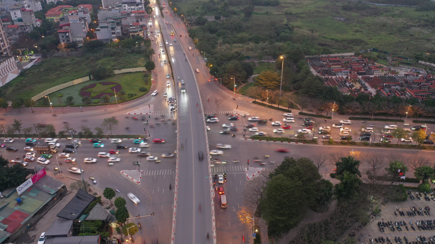 Từ khoảng 3h chiều ngày 14/2, lưu lượng giao thông bắt đầu có dấu hiệu tăng đột biến tại nhiều hướng về Thủ đô Hà Nội.