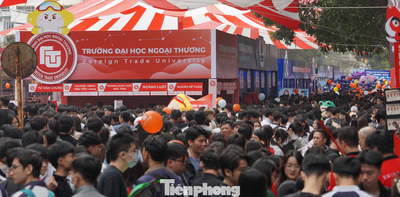 Không gian nhộn nhip như một ngày hội đúng nghĩa.