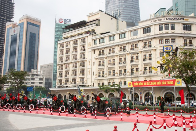 Từ 6 giờ 30 phút sáng 30-4, lễ diễu binh, diễu hành kỷ niệm 50 năm Ngày Giải phóng miền Nam, thống nhất đất nước sẽ chính thức bắt đầu tại TP HCM.