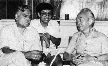 Cựu Ngoại trưởng Ấn Độ Natwar Singh (trái) gặp gỡ vị tướng huyền thoại trong chuyến thăm Việt Nam hồi tháng 7/1982. Ảnh: hundu.com Bài viết: http://news.zing.vn/Tuong-Giap-va-nhung-lan-gap-lanh-dao-the-gioi-post357911.html#home_featured.tinnong Nguồn Zing News 