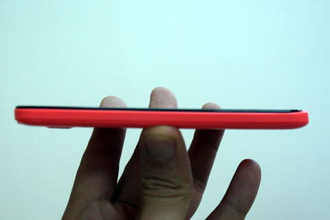 Rìa bên trái thiết kế trơn