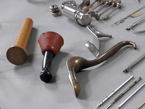 Carl Clauberg bị Liên xô kết án 25 năm tù, hắn chết năm 1957 tại Tây Đức trước khi bị đưa ra xét xử. Ảnh Bild 