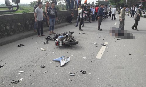 BẢN TIN ATGT: Hai mẹ con ngồi rửa bát trước nhà bị xe tải tông chết ảnh 6