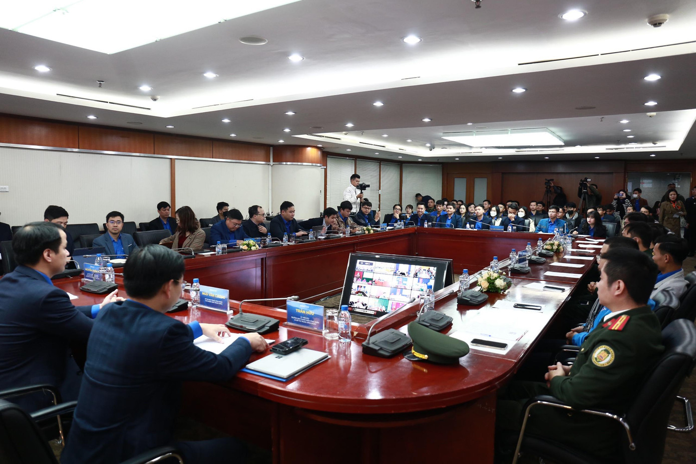 Tọa đàm thu hút sự tham gia đông đảo của đại biểu chia sẻ mô hình hay, đề xuất, hiến kế giải pháp thúc đẩy phong trào Tuổi trẻ sáng tạo. Ảnh: Bảo Anh