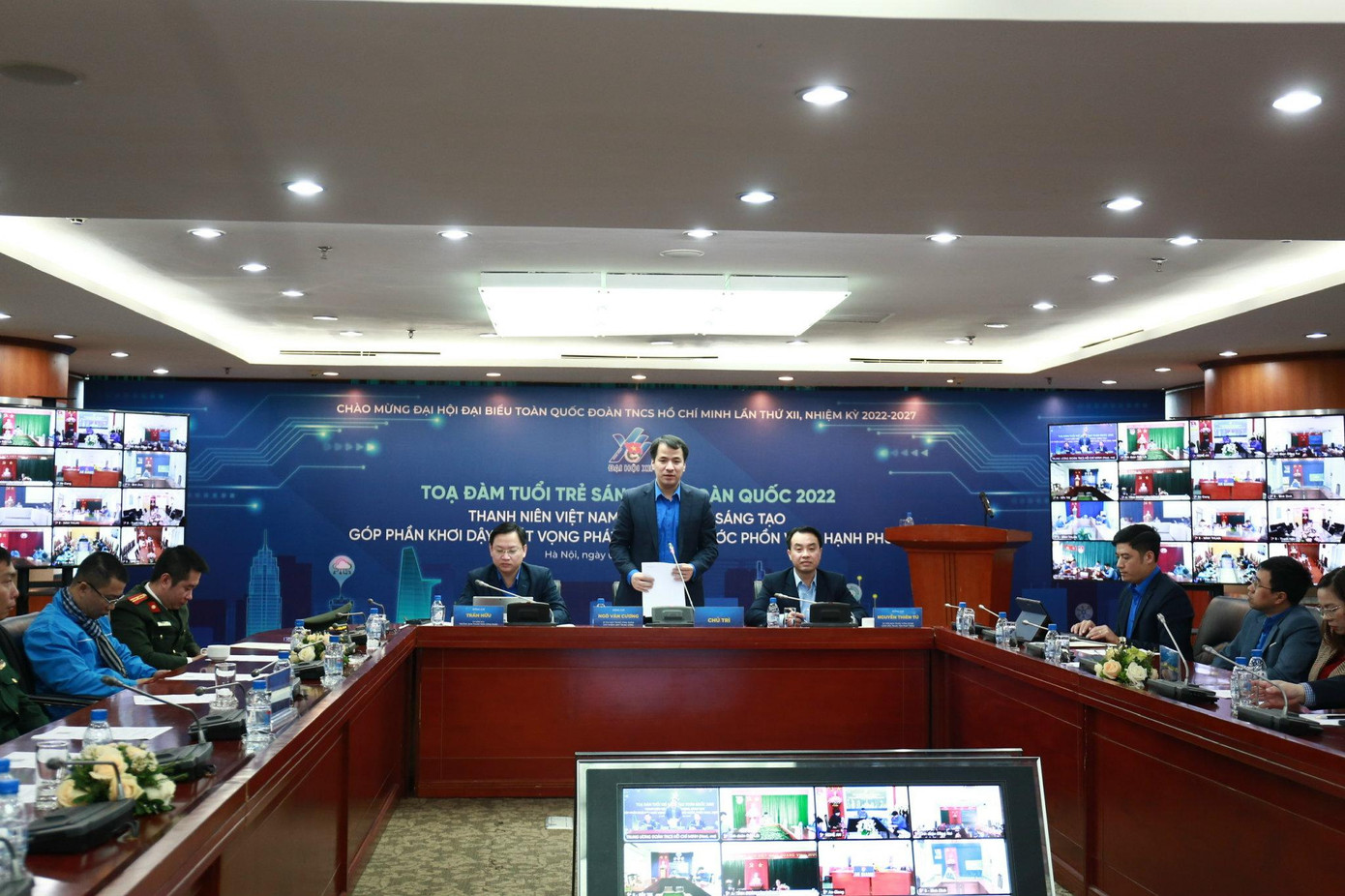 Anh Ngô Văn Cương, Bí thư T.Ư Đoàn chủ trì và phát biểu tại tọa đàm. Ảnh: Bảo Anh