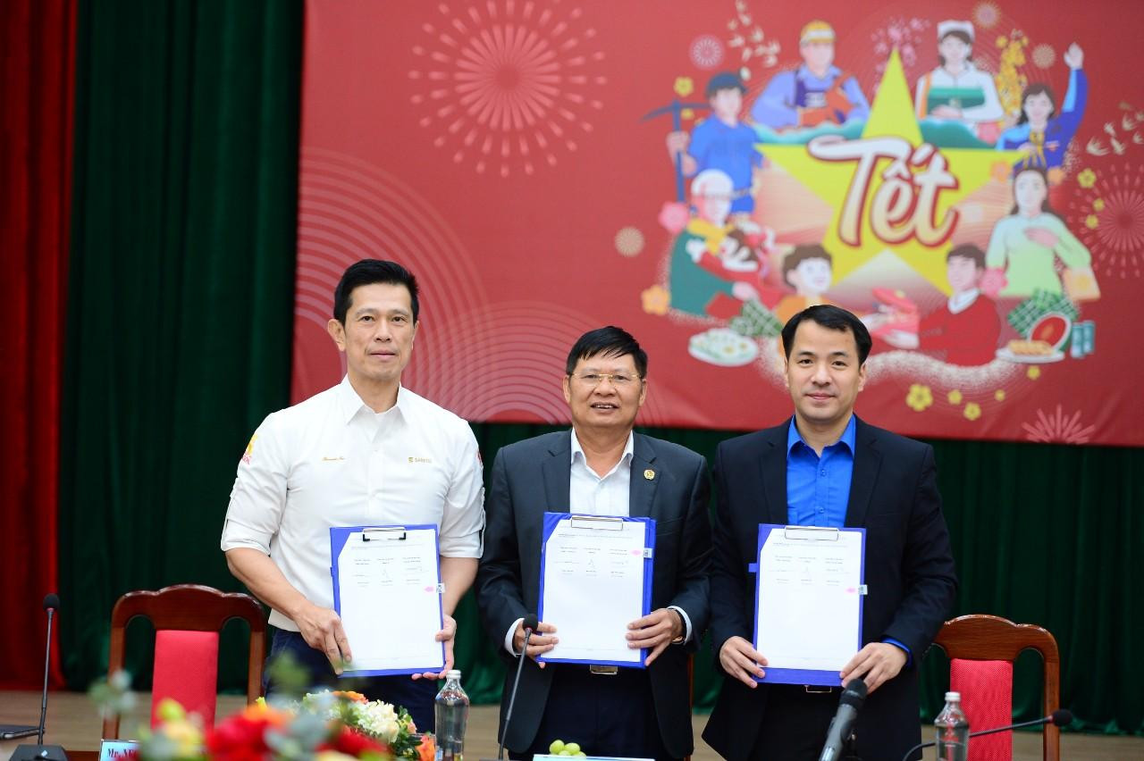 Ba bên ký kết hợp tác. Ảnh: Dương Triều Ba bên ký kết hợp tác. Ảnh: Dương Triều