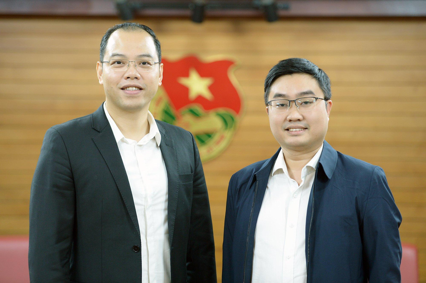 Hai tân phó chủ tịch T.Ư Hội SVVN khóa X: Anh Nguyễn Tiến Hưng (bên trái) và anh Nguyễn Bá Cát (bên phải). Ảnh: Dương Triều Hai tân phó chủ tịch T.Ư Hội SVVN khóa X: Anh Nguyễn Tiến Hưng (bên trái) và anh Nguyễn Bá Cát (bên phải). Ảnh: Dương Triều