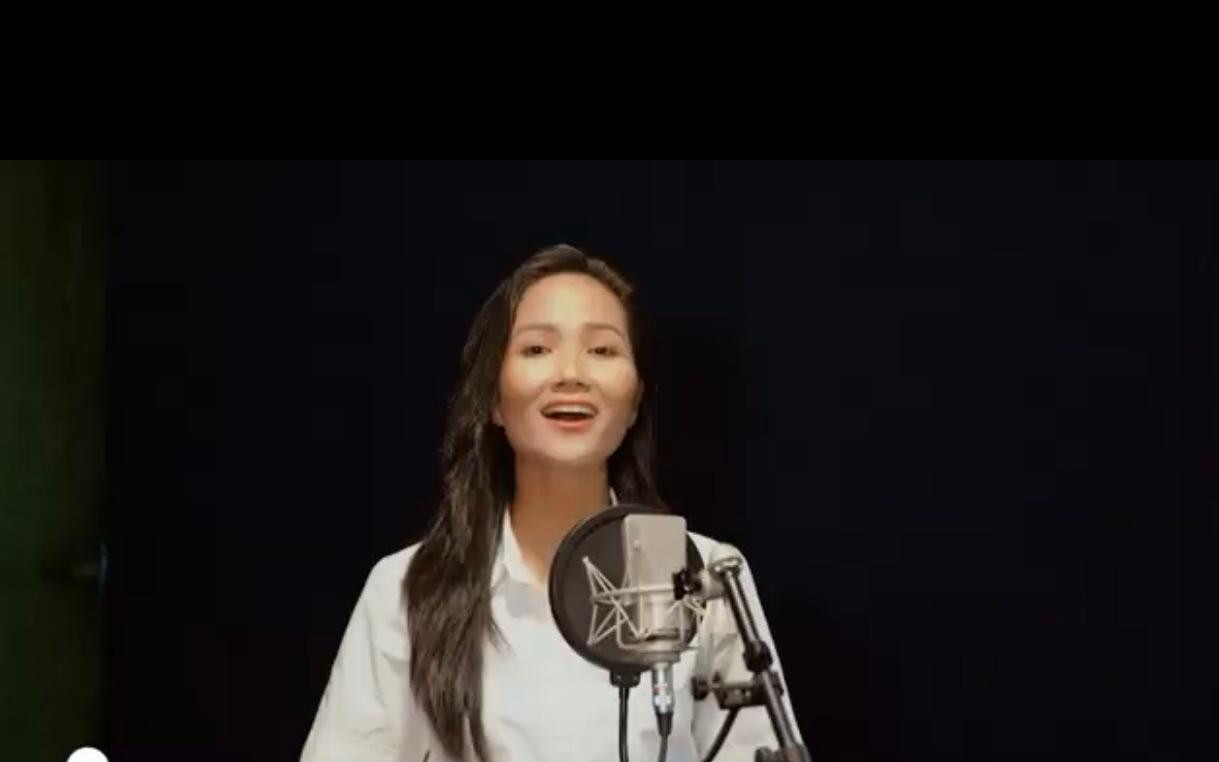 Hoa hậu H’Hen Niê